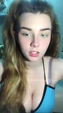 Ragazza sexy che fa selfie con un reggiseno.mp4 snapshot 2