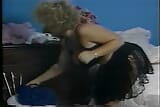 Nena rubia con gigantescas tetas complaciendo a su hombre snapshot 3