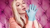 ASMR: Fétiche des gants en nitrile bleu - Sondage sexy - MILF en manteau en pvc rose (Arya Grander) snapshot 10