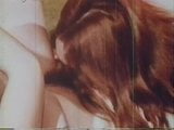 Vintage 1974 - scena di sesso lesbo snapshot 15