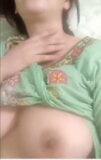 Mostrando tetas snapshot 2