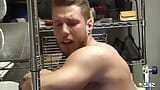 MEN - rod pederson lutscht Colby Jansens schwanz und lässt seine hose für einen schönen harten schwanz in seinen arsch fallen snapshot 10