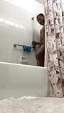 PrinceSleaze nimmt ein Duschbad mit seifigen Suds snapshot 18