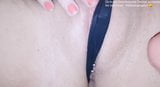 Une femme au foyer salope montre son doux clito! snapshot 3