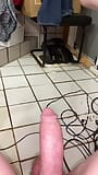 Mi polla dura meando en el piso y abriendo mis piernas - compilación 1 snapshot 9