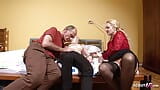 Gerçek Alman yaşlı çift olgun psikolog Bea Dumas'ın önünde seks yapıyor snapshot 5