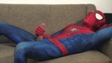 Spiderman suka melancap (dan pancutan mani) snapshot 16