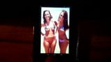 Cum homenaje para 2 chicas calientes en bikini (solicitud por fucker8888) snapshot 4