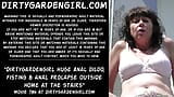 Dirtygardengirl enorme anale dildo, vuistneuken & anale verzakking buitenshuis bij de trap snapshot 1