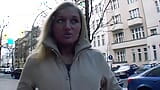 Deux salopes blondes sexy d’Allemagne passent un super moment avec un vieux snapshot 1