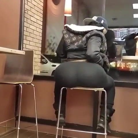 Free watch & Download Black Chick Shaking That Ass