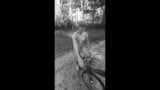 Andy Haxn Woigla 1 bicicletă în natură cu picioare dresate și biceps care prezintă timpul de toamnă de Halloween snapshot 17