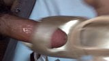 Hermosos High heels dorados de Karla shoejob cumshot snapshot 1