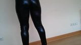 super hot MILF in latex & heels snapshot 4
