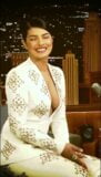 Priyanka Chopra, édition torride - interview de Jimmy Fallon (avec gémissements) snapshot 6