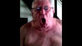 Opa streelde op webcam snapshot 10