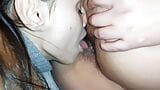 Ling și ling cu limba fundul mare și rotund al fetei mele - lesbiene-Candys snapshot 2