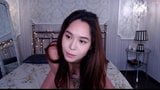 Curvă sexy asiatică, se masturbează, labă, ejaculare snapshot 3