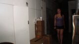 Grote kont brunette slet zuigt en neukt sappige zwarte pik hard in de garage snapshot 1