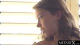 Nena, Mila Azul frota sus grandes tetas naturales y su coño caliente snapshot 5