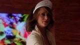 Jennifer Love Hewitt - sexy Krankenschwester-Kostüm snapshot 2
