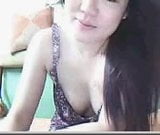 La ragazza cinese asiatica mostra le tette in webcam snapshot 10