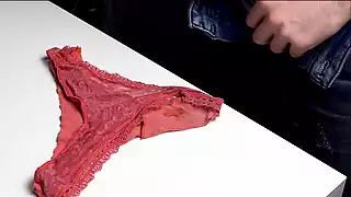 मैंने अपनी सौतेली बहन की गंदी पैंटी ...