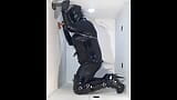 Fetisj gloryhole slet in laarzen en pvc bedient veel harde rubberen pikken snapshot 16