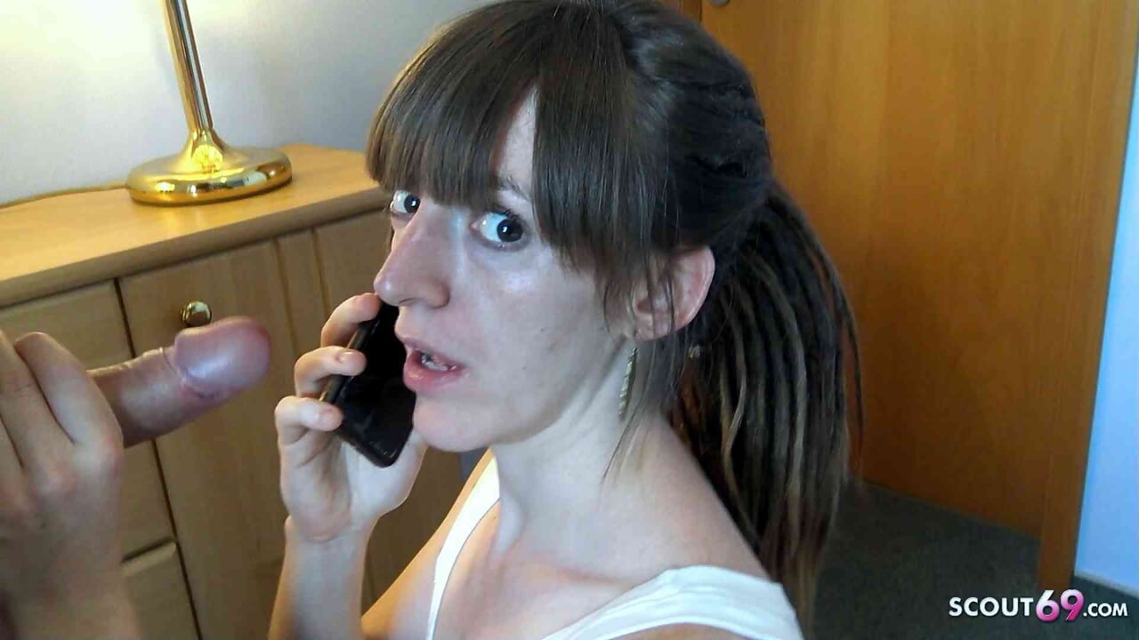 Fremder fickt sie und Freund ist am Telefon - Deutsche Nicky-Foxx beim Hotel Date | xHamster