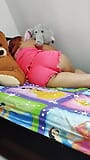 Encuentro mi dulce y tiernita hermanastra sin hijab durmiendo con sus peluches y me como su coño árabe snapshot 1