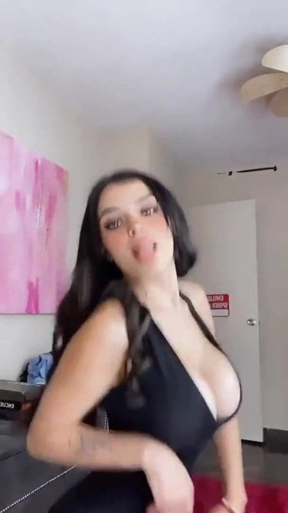 CHUKA000 - Karely Ruiz - MX - 050