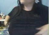 Perra colombiana mostrando sus grandes tetas y corriéndose (parte 1) snapshot 4