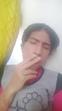 Fumando para dormir antes un poco de relajacion snapshot 8