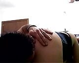 Sorprendida por su marido es follada por dos pollas snapshot 18