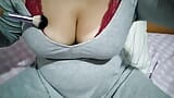 Sexy mamá Nikita juega con sus grandes tetas snapshot 8