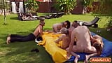 Swingers maduros follando al aire libre snapshot 10