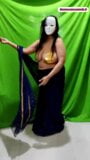 Meine sexy Shona Bhabi in goldener Bikini-Sari snapshot 4