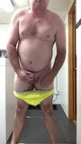 Gordito papi masturbándose snapshot 7