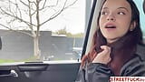 Streetfuck - ¡la nena delgada en forma Ohana da gracias al conductor engañando a su marido fuera de su casa! snapshot 7