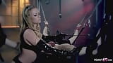 Milf femdom sexo para esclavo esclavo en látex por dominatrix Paige Ashley bdsm snapshot 2