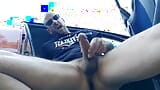 Masturbarse y correrse en la puerta del coche, remi06cam4 snapshot 8