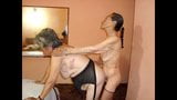 Oldnanny maduras lesbianas usando juguetes para placer snapshot 2