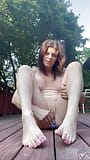 Ende des sommers - nackte masturbation auf dem gartendeck snapshot 12