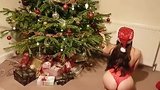 Маленькая рождественская вечеринка Abbie светит, эксгибиционист одевается snapshot 7