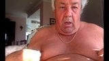 Spettacolo del nonno in webcam snapshot 9