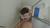バスルームで彼の巨根をフェラして継息子を驚かす-スペイン人のポルノ snapshot 19