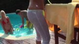 Festa in piscina - (scena # 01) snapshot 4