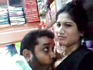 Pakistani Cloth Market Sucking