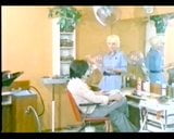 Die Supergeilen im Friseursalon (Ekstase Film) snapshot 3