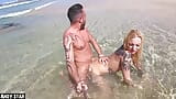 Sexo en la playa - Andy Star se folla a una rubia flaca alemana al aire libre snapshot 16